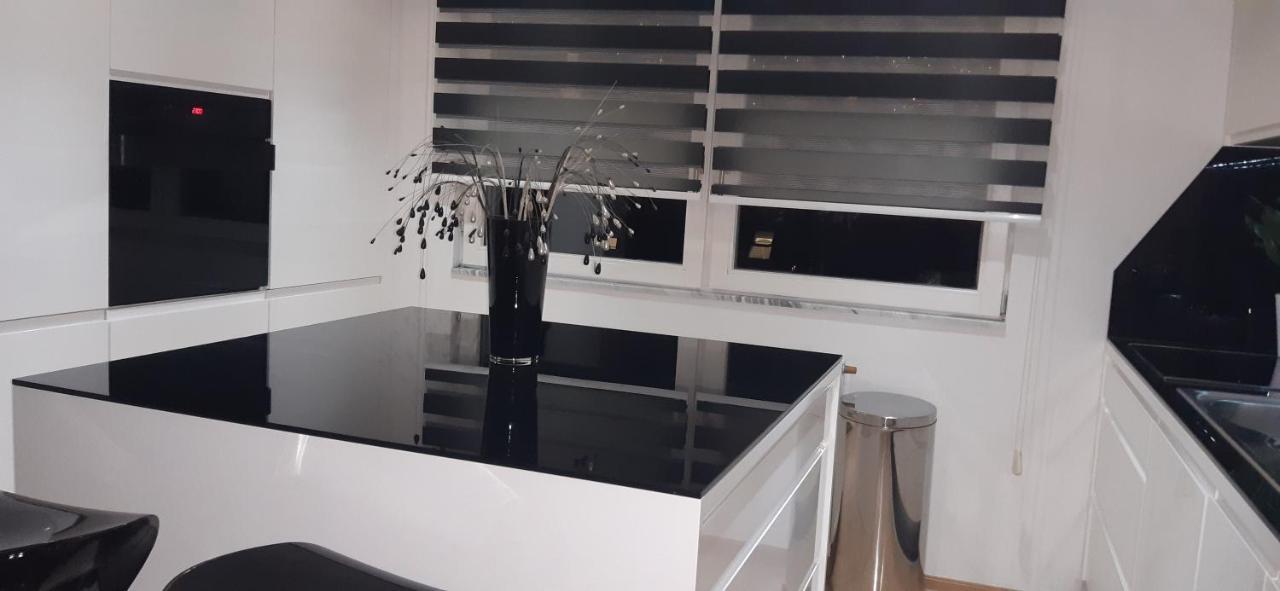 Apartment "Black & White" Saraybosna Oda fotoğraf