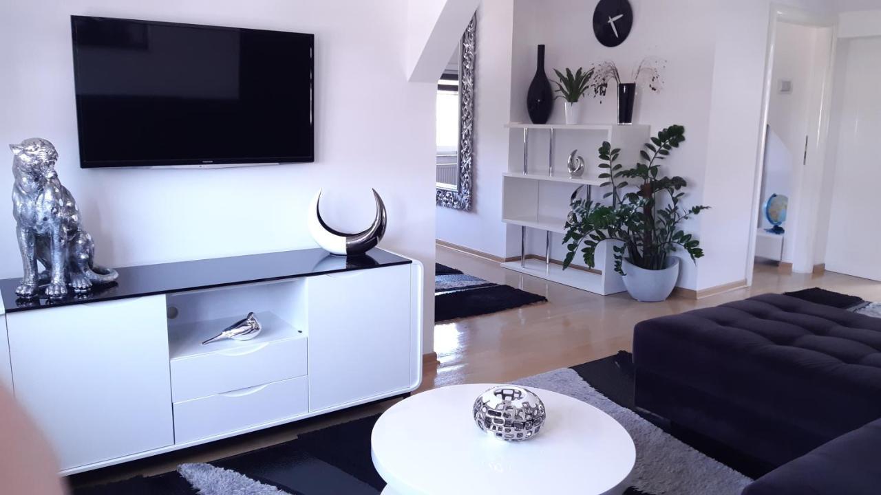 Apartment "Black & White" Saraybosna Oda fotoğraf