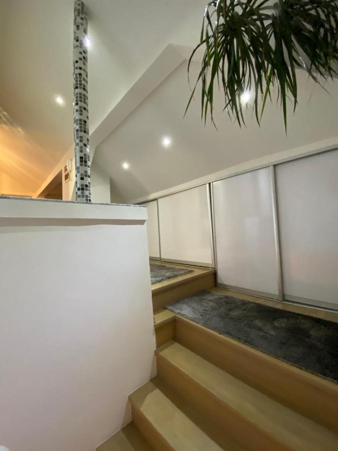 Apartment "Black & White" Saraybosna Dış mekan fotoğraf